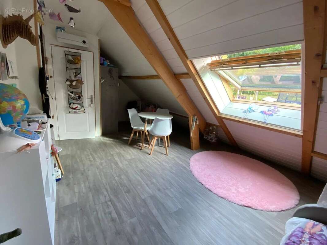 Maison à DORMELLES