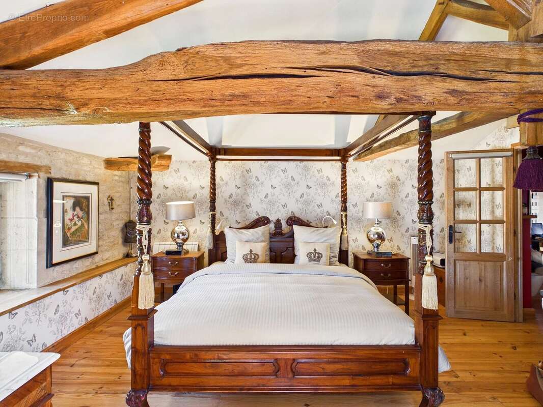 Maison à CHEF-BOUTONNE