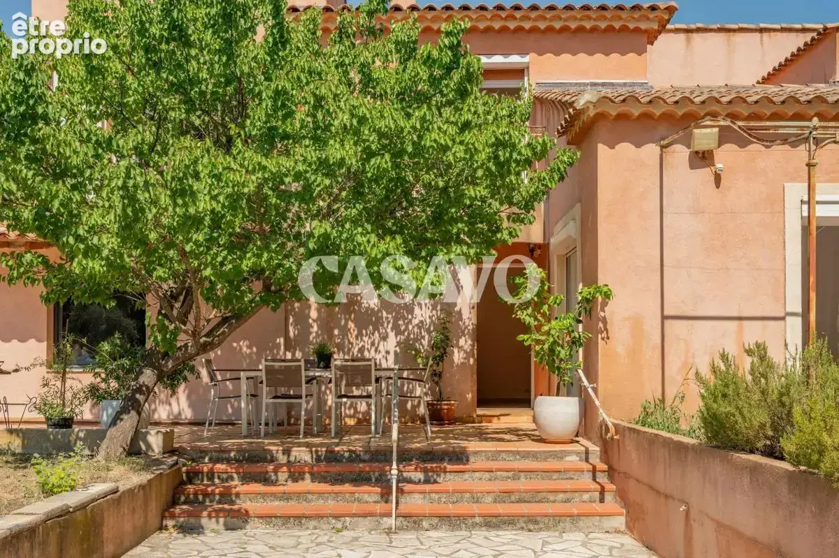 Vente Maison 8 pièces de 236m² - 13760 Saint-Cannat - photo 4