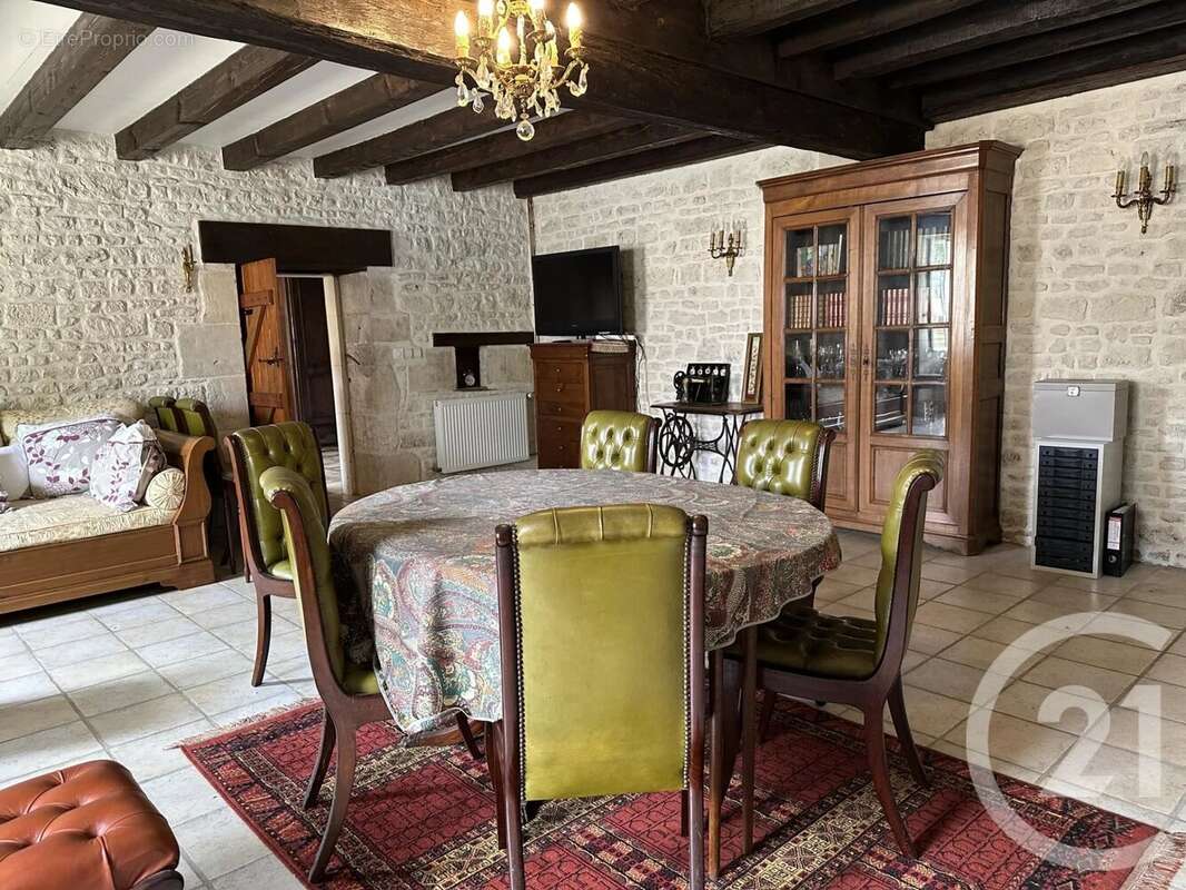 Maison 561 m² à Melleran  - photo 10
