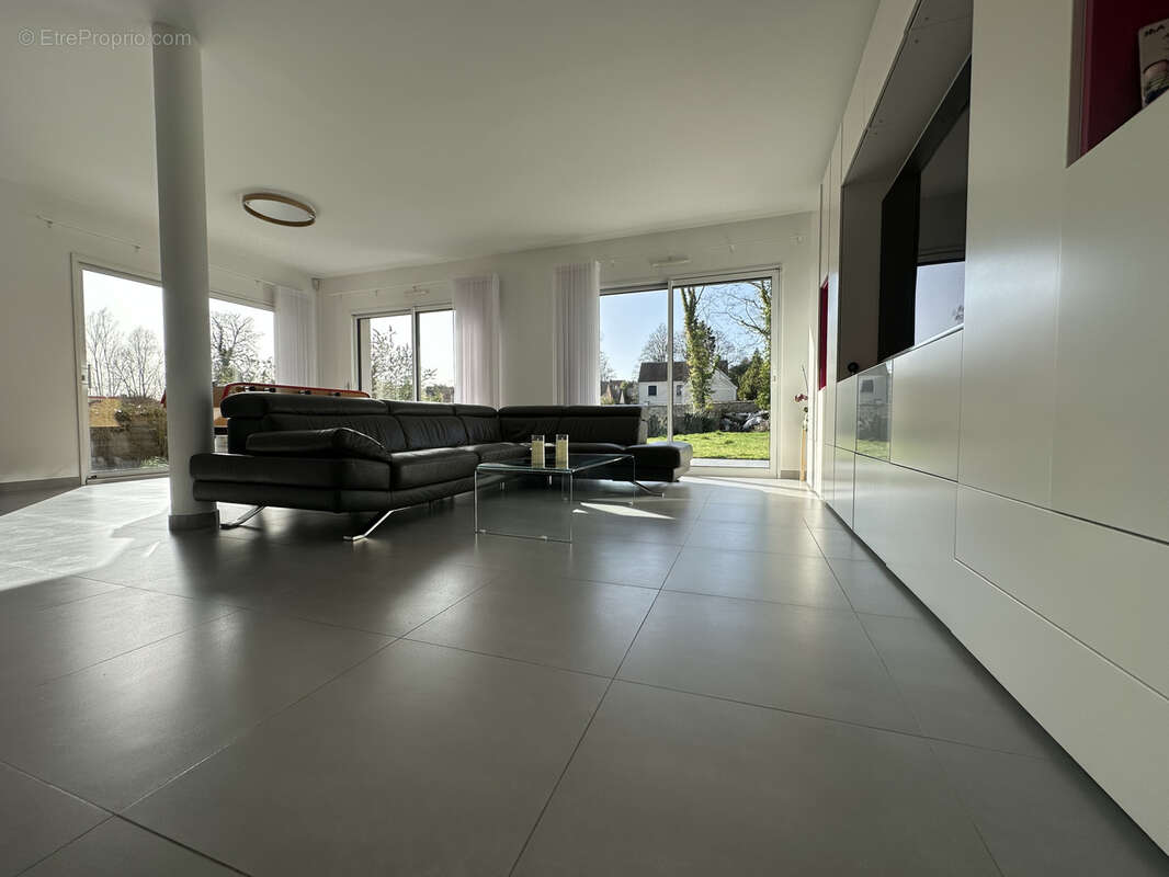 Maison à CRESPIERES