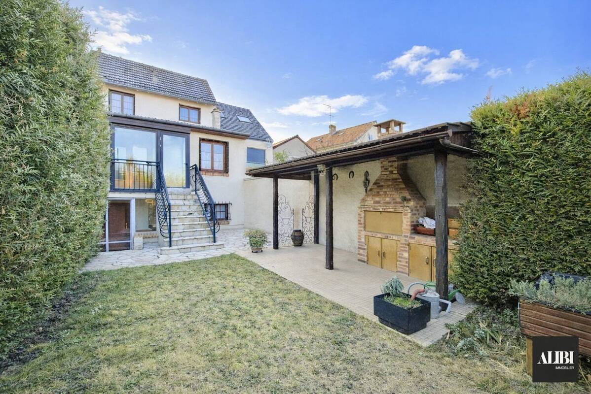 Maison à SARTROUVILLE