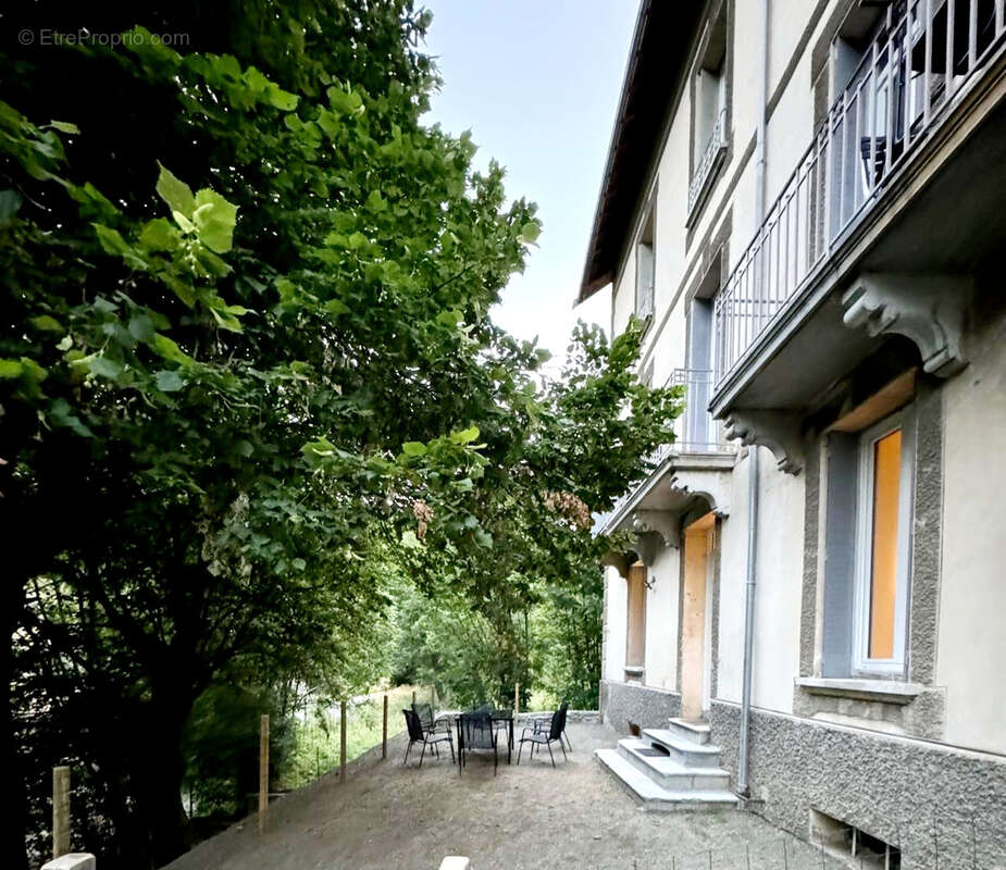 Appartement à CHATEAU-VILLE-VIEILLE