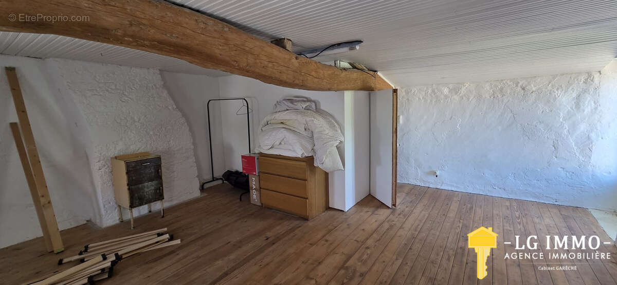 Maison Charentaise  - 141 m2, 2 chambres, dépendances - photo 17