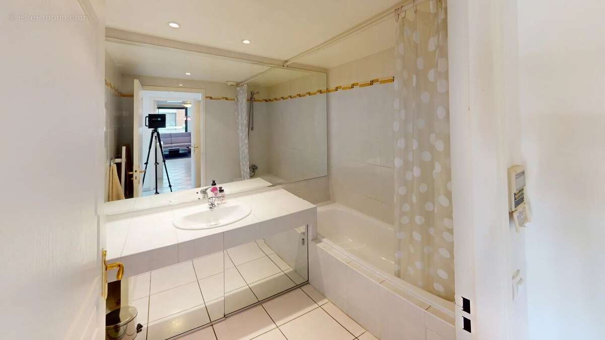 Appartement - 3/4 pièces, de 64 m² à VILLENEUVE-LOUBET - photo 9