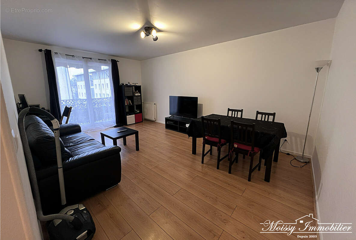 Appartement à MOISSY-CRAMAYEL