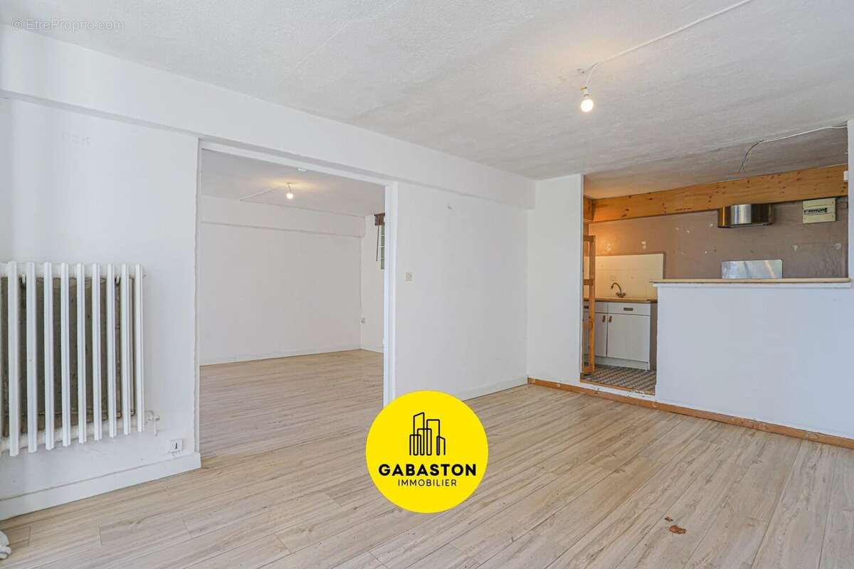 Appartement à MARSEILLE-7E