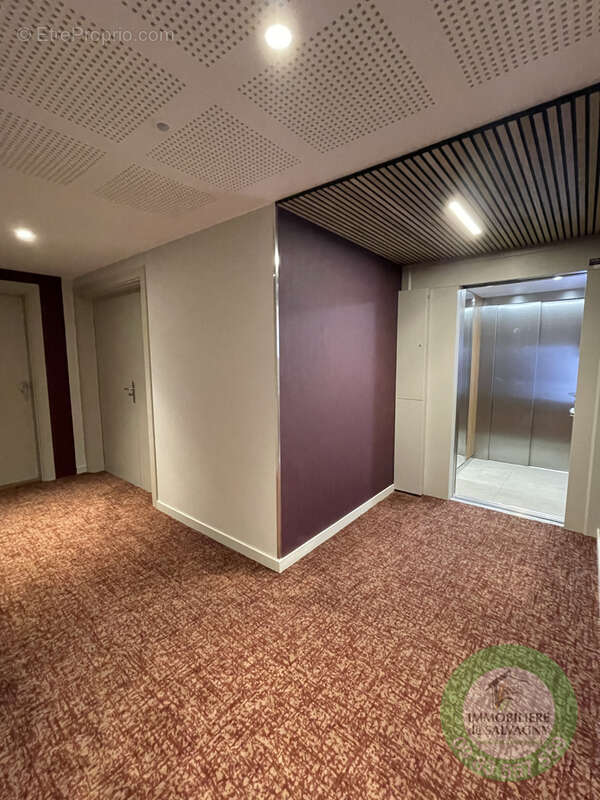 Appartement à LA TOUR-DE-SALVAGNY