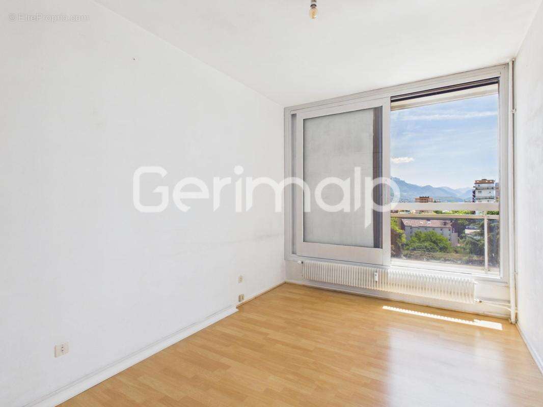 Vente - Appartement - 4 pièces + cuisine - 84 m² - 359 000 € - - photo 14