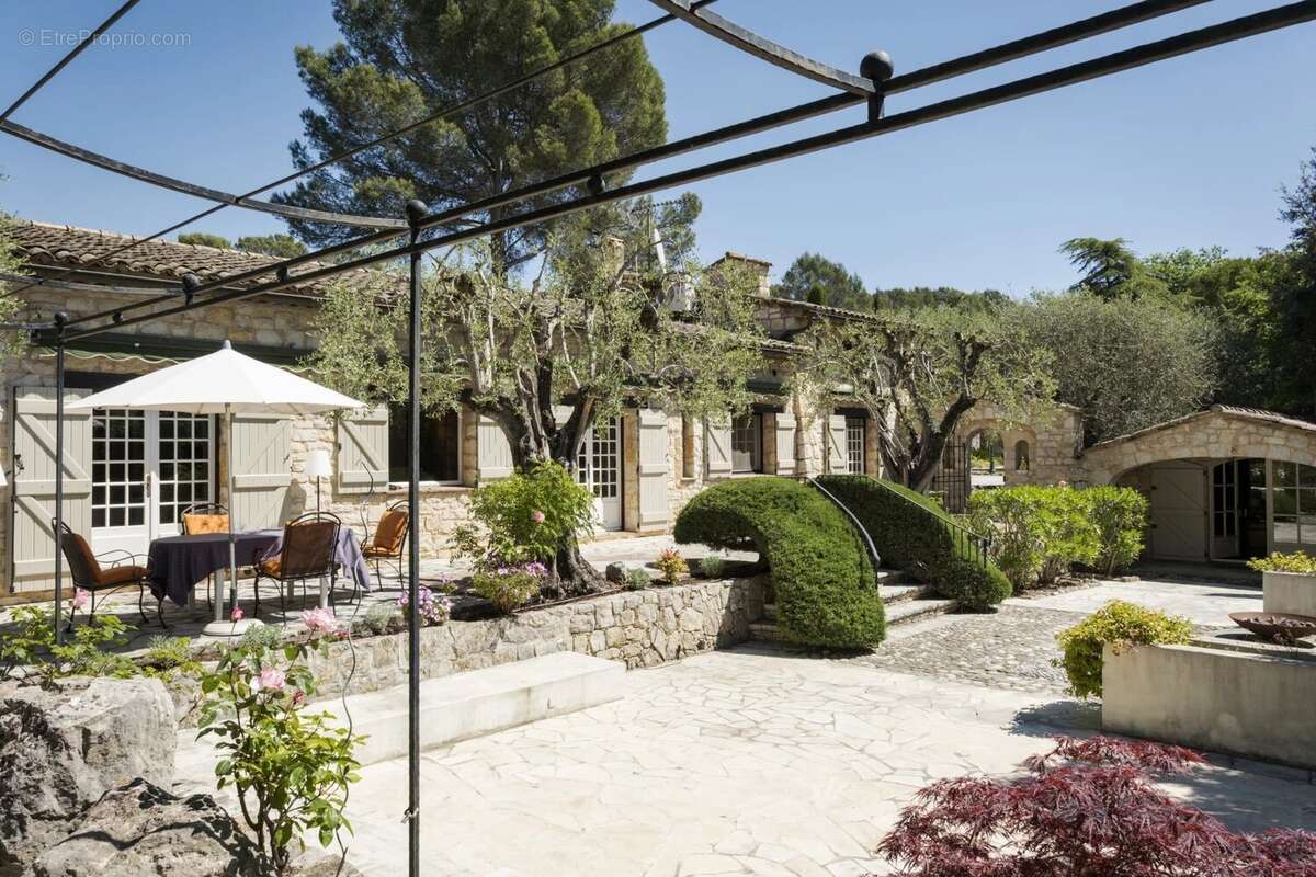 Maison à MOUANS-SARTOUX