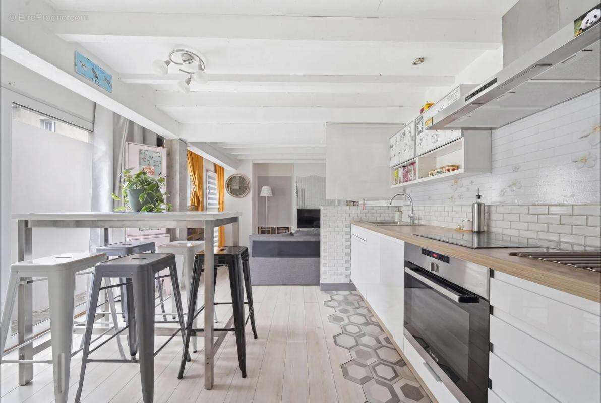 Appartement à CHARENTON-LE-PONT
