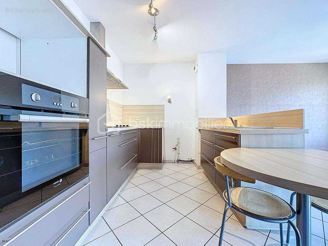 Appartement à FONTAINE