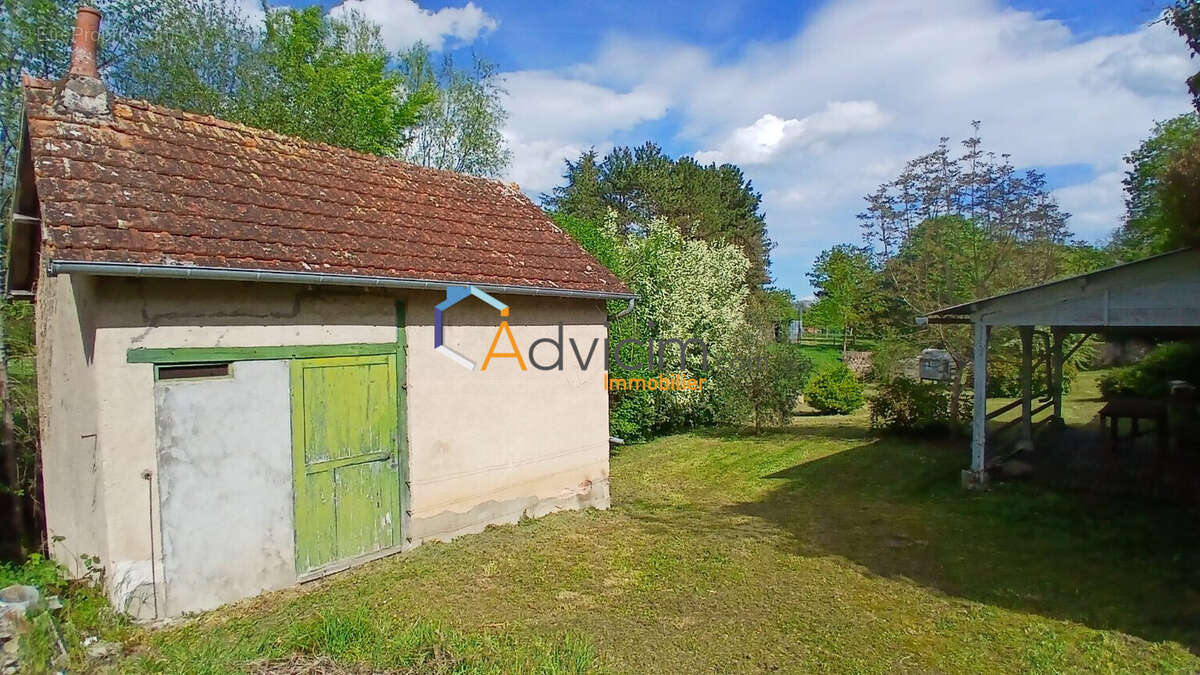 Terrain à CHARENTON-DU-CHER