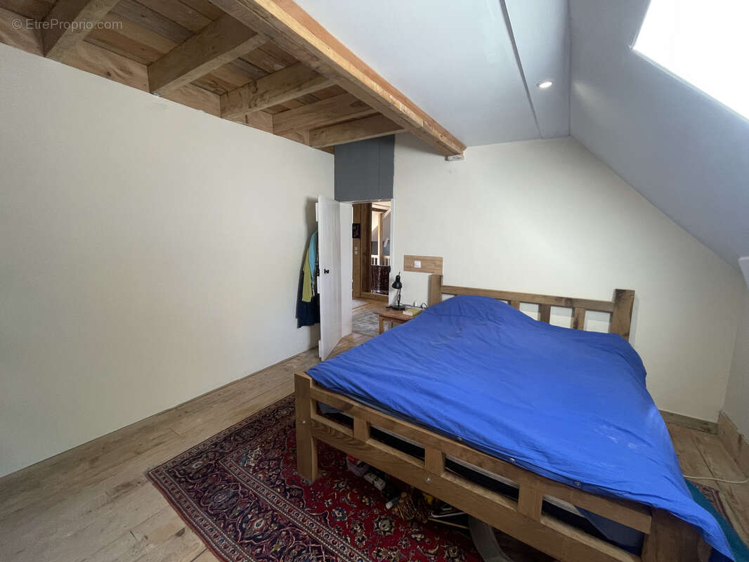 Maison à LA TOUR-D'AUVERGNE