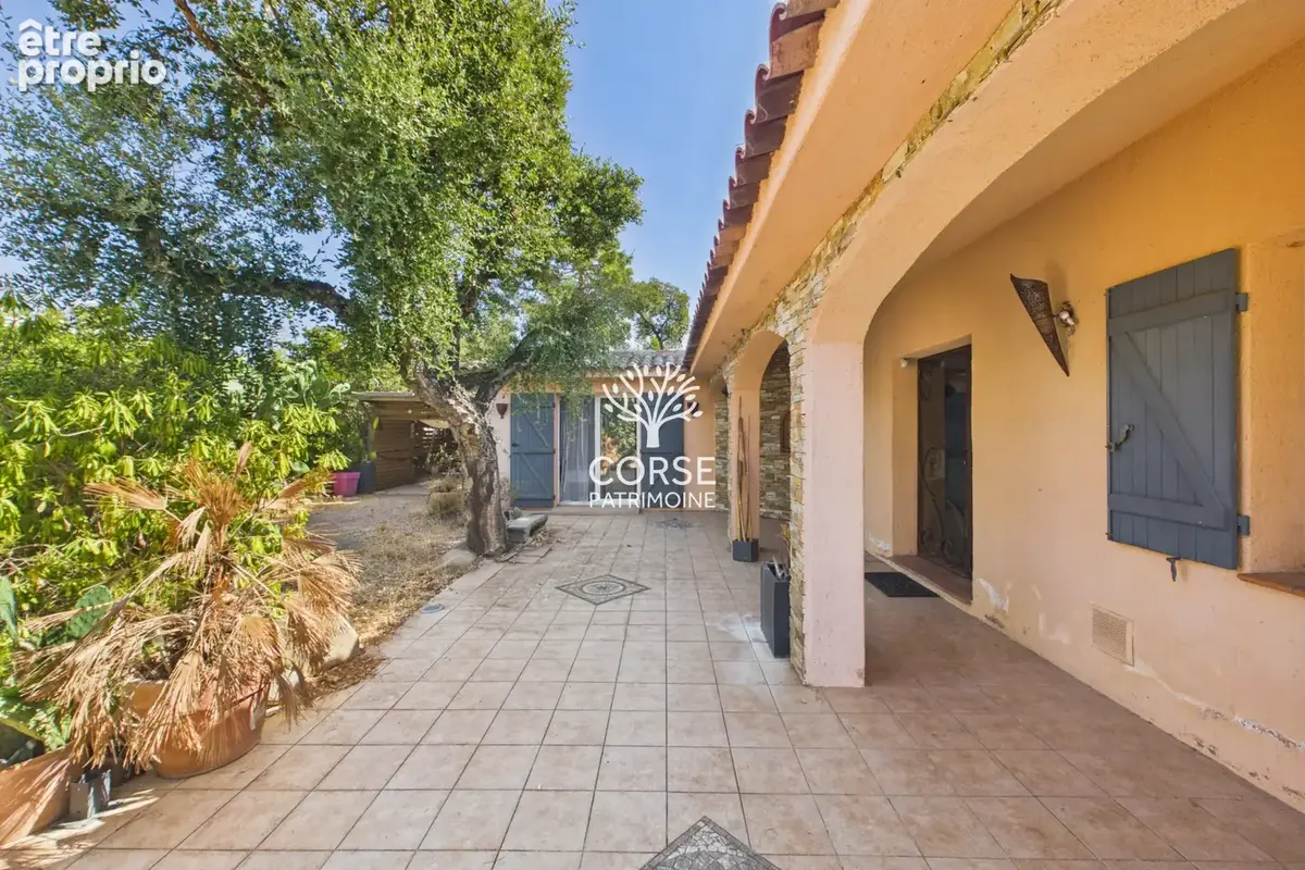 Maison à rénover avec piscine au calme - photo 19