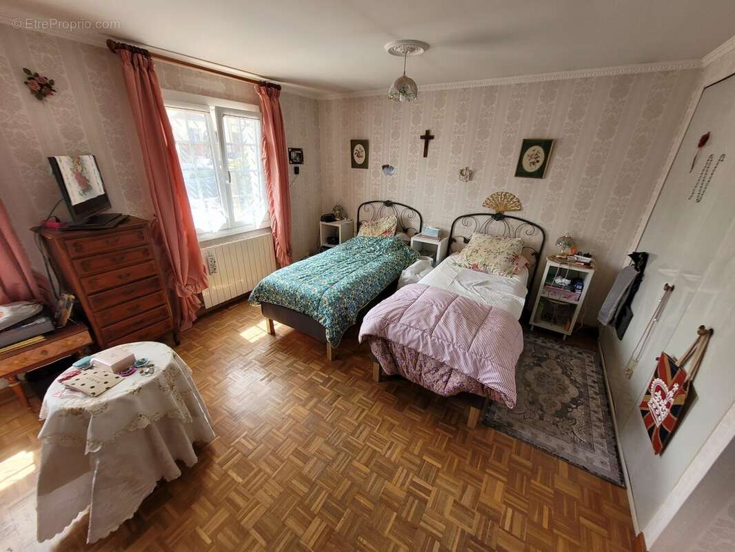 CHAMBRE 1