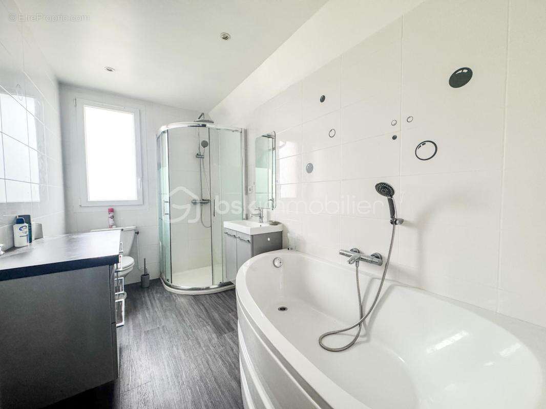 Maison à NOYAL-SUR-VILAINE