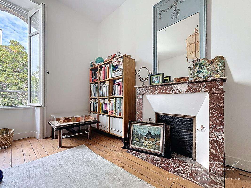 VANNES Albert 1er · Demeure de caractère · 200 m² · Jardin clos plein Sud - photo 9