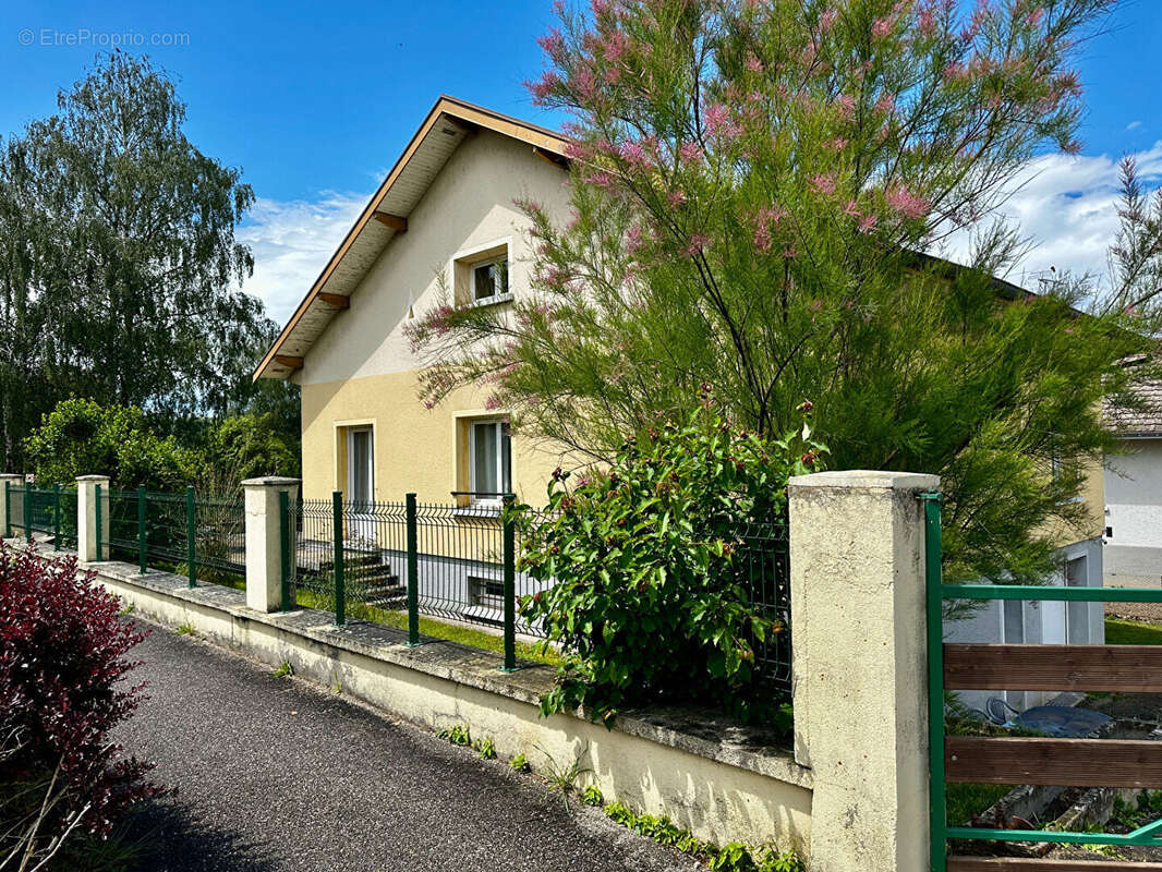 Maison à CHARMES