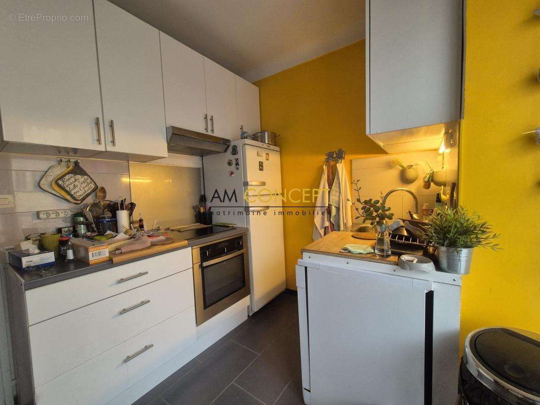 Appartement à CONTES