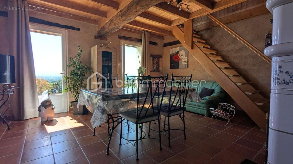 Maison à POUILLY-LES-FEURS
