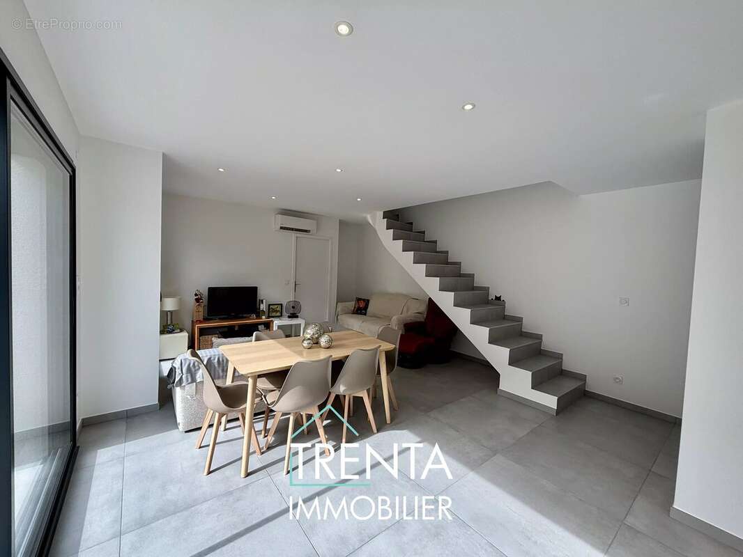 Appartement à SILLANS