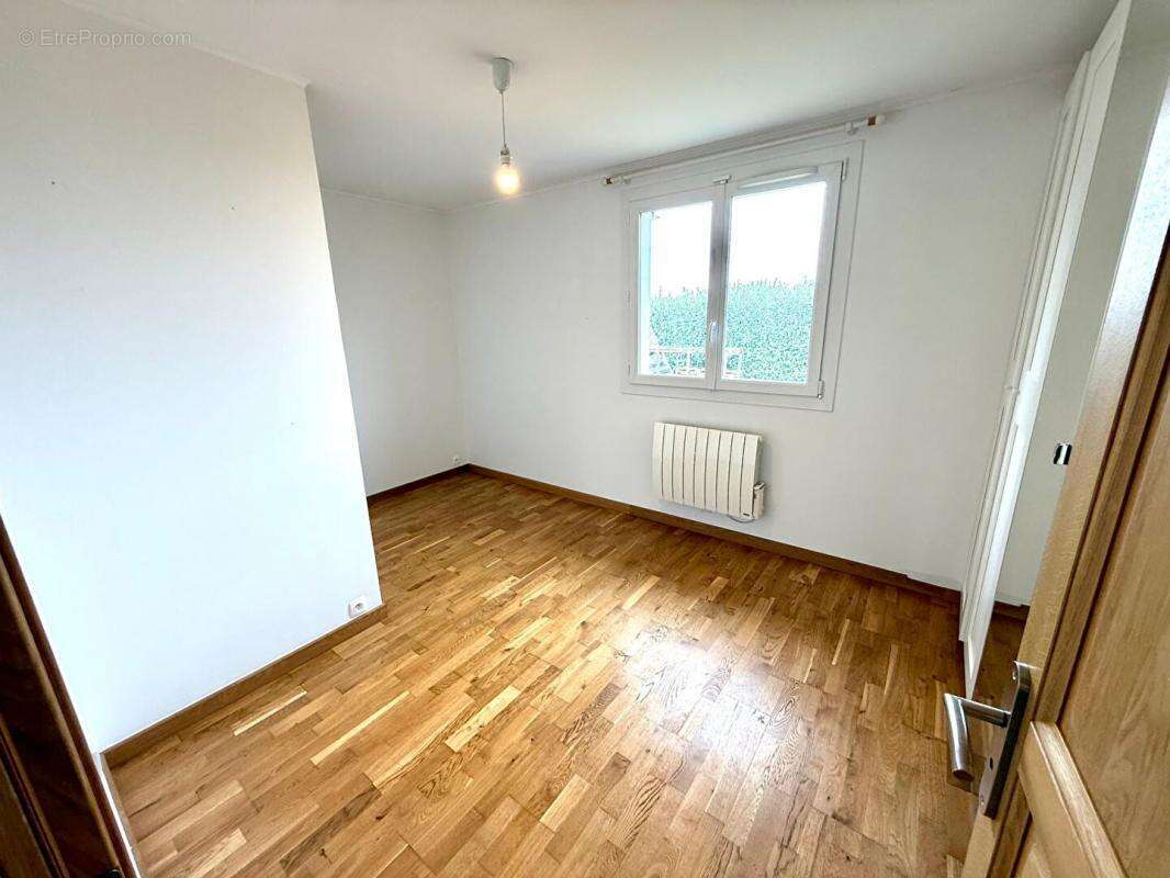 Maison à TREMBLAY-LES-VILLAGES