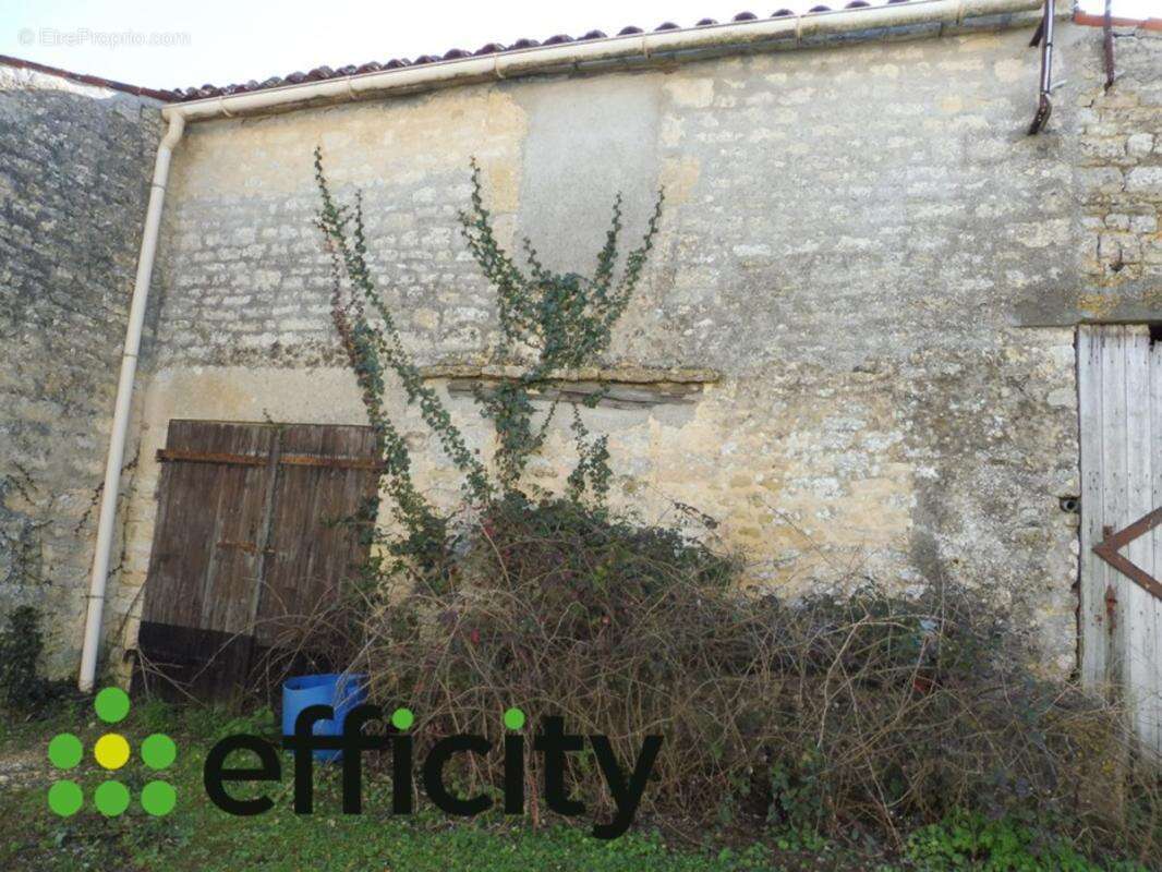 Maison à CIRE-D&#039;AUNIS