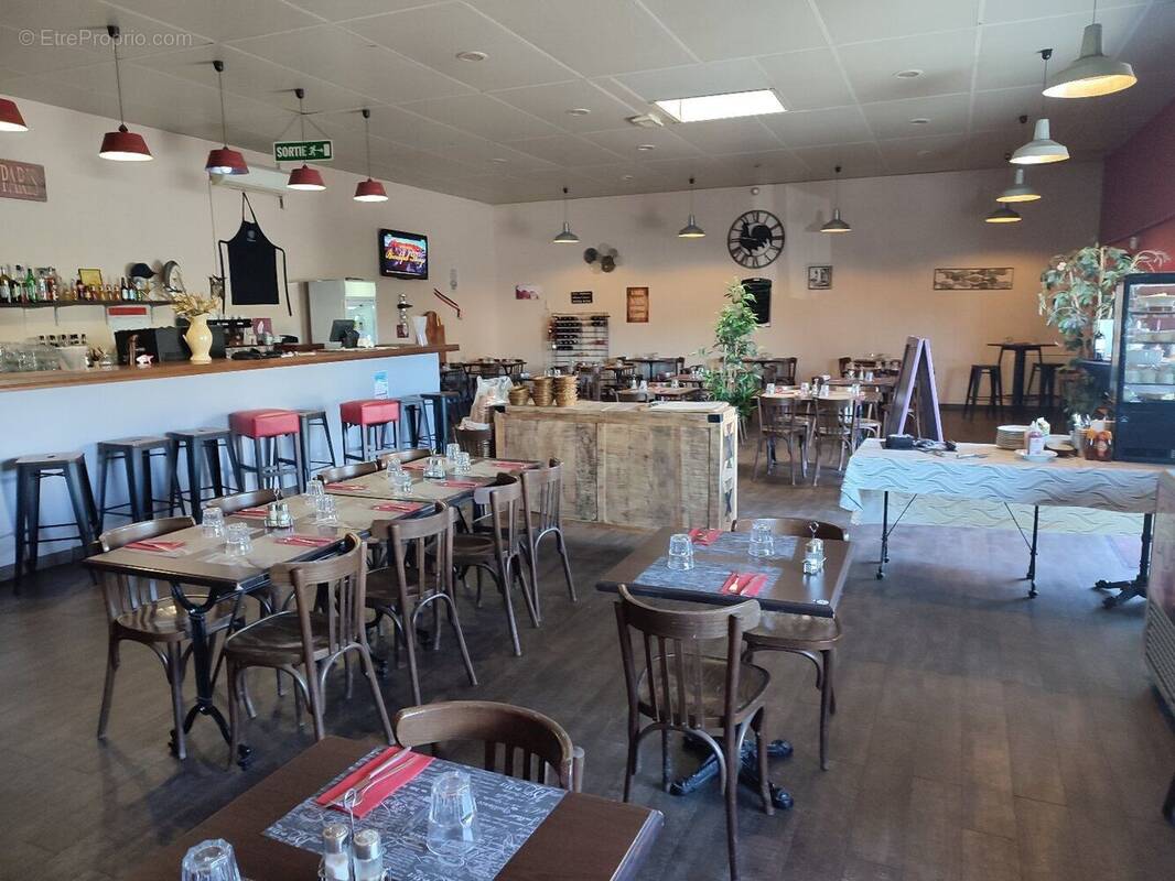 Photo 1 - Commerce à PEZENAS