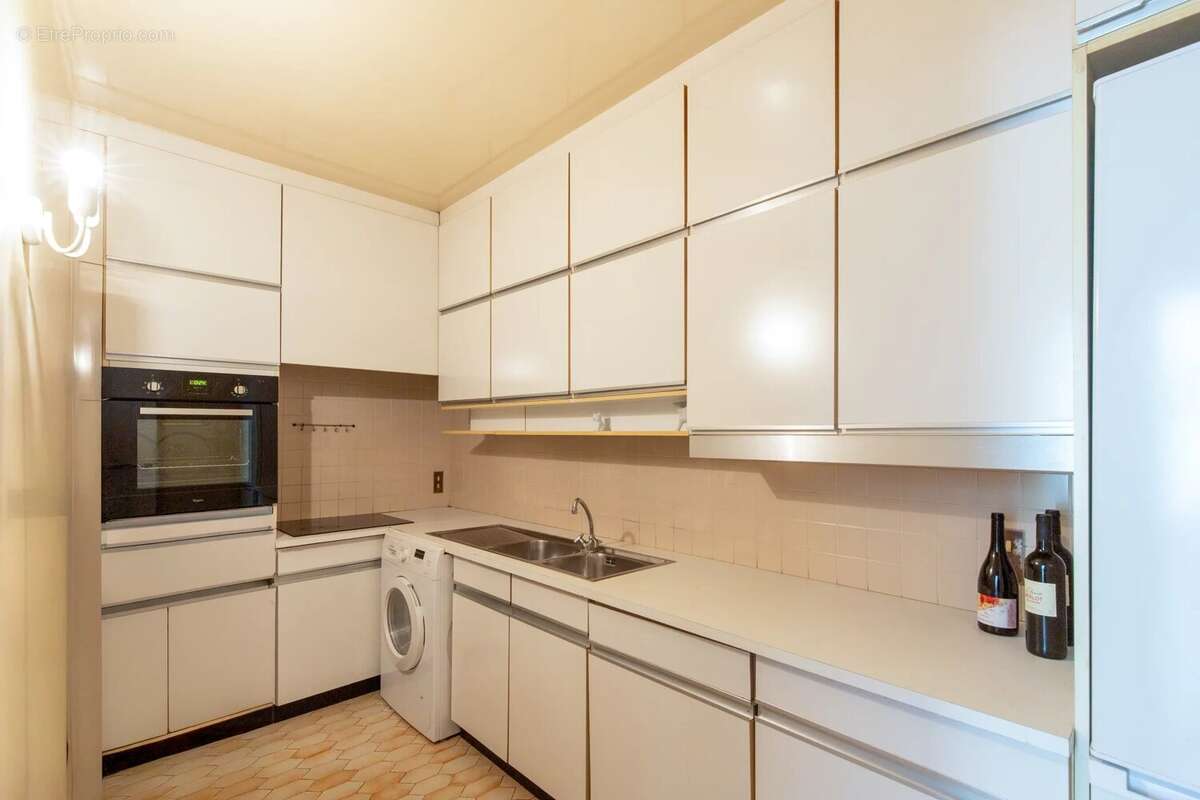Appartement à PARIS-7E