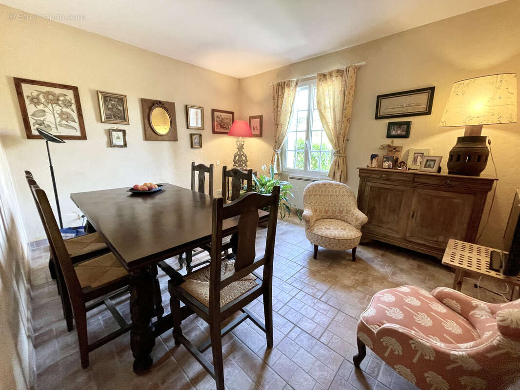 Belle maison de plain-pied avec vue exceptionnelle sur les Pyrénées - photo 9