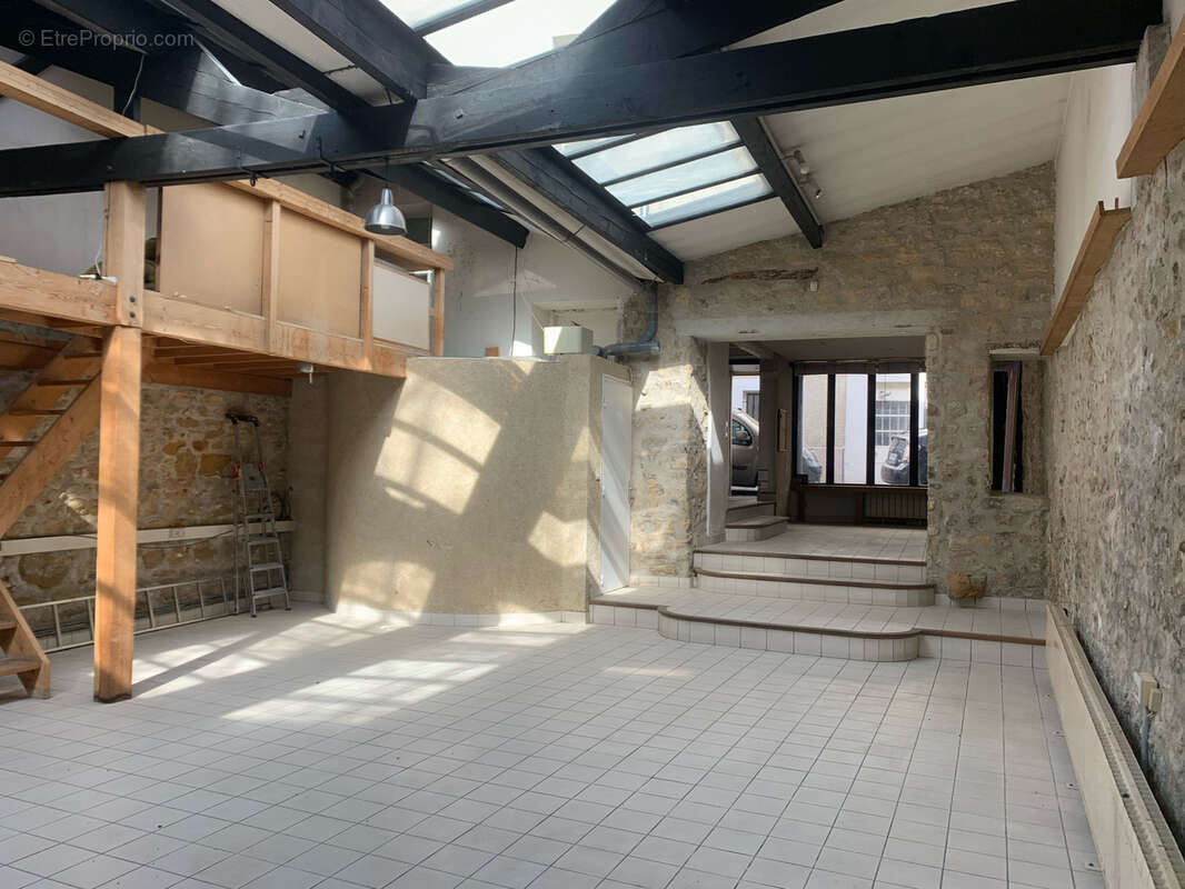 Commerce à MEULAN