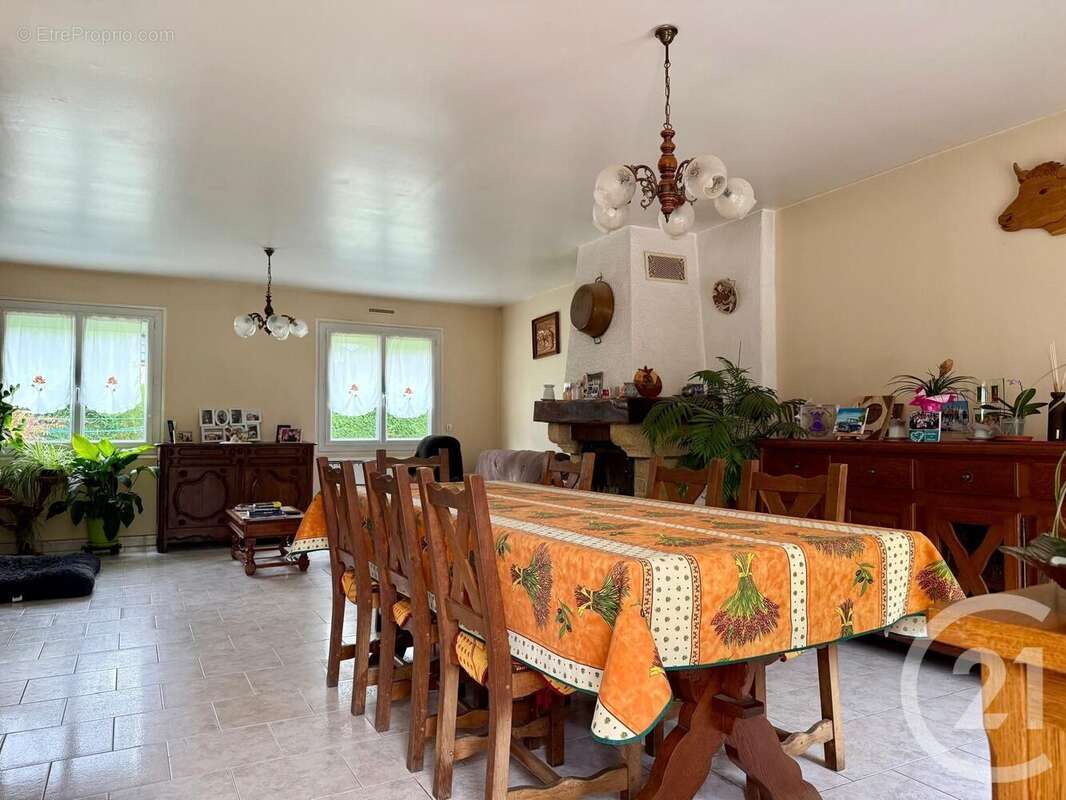 Maison à EZY-SUR-EURE