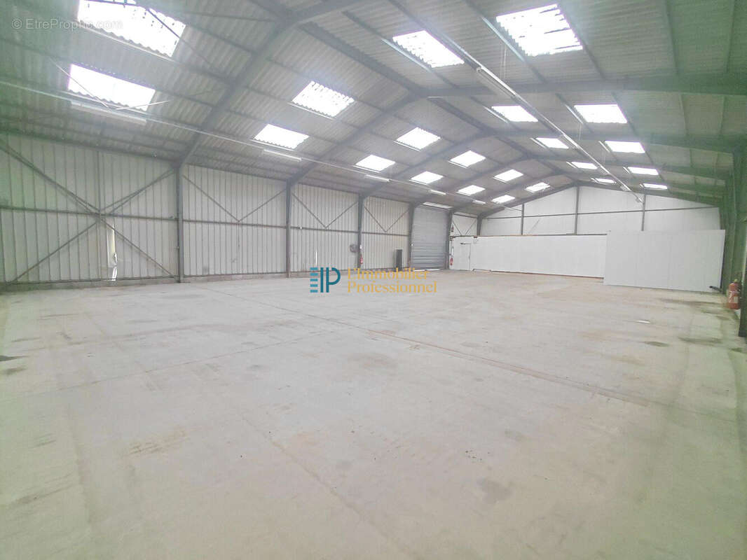 Commerce à SAINT-YVI