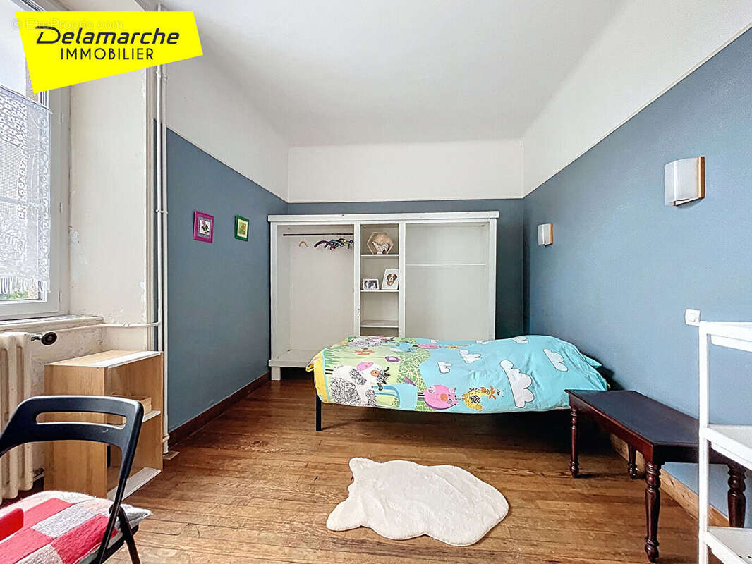 A VENDRE : Maison familiale dans le centre bourg de Pont Farcy - photo 12