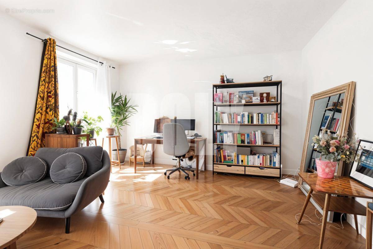 Appartement à PARIS-11E