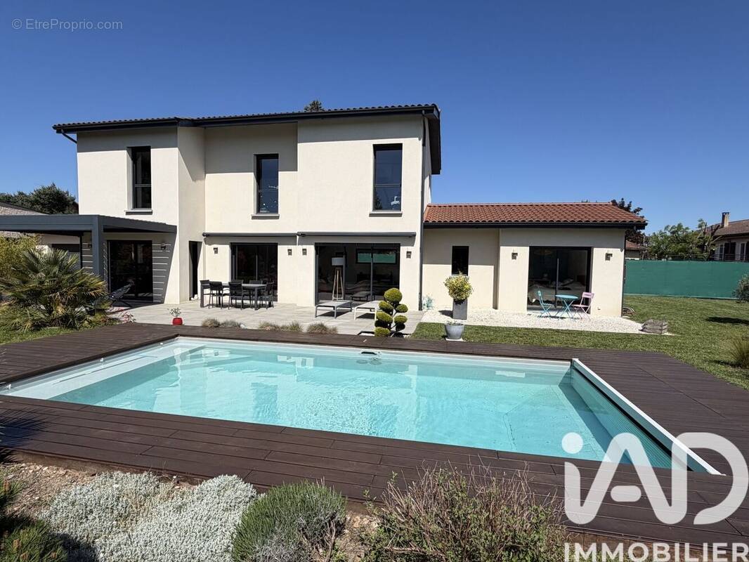 Photo 1 - Maison à CHAZAY-D'AZERGUES