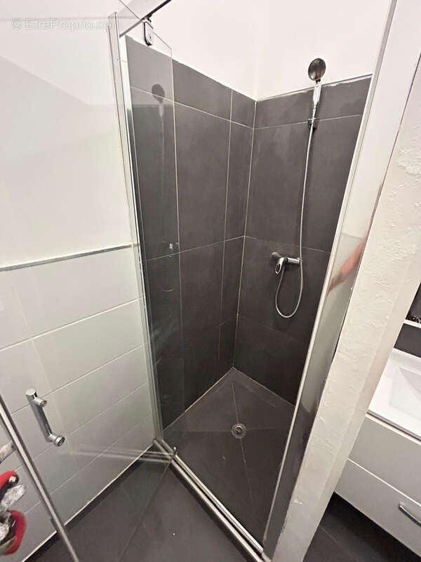 Appartement à MARSEILLE-4E