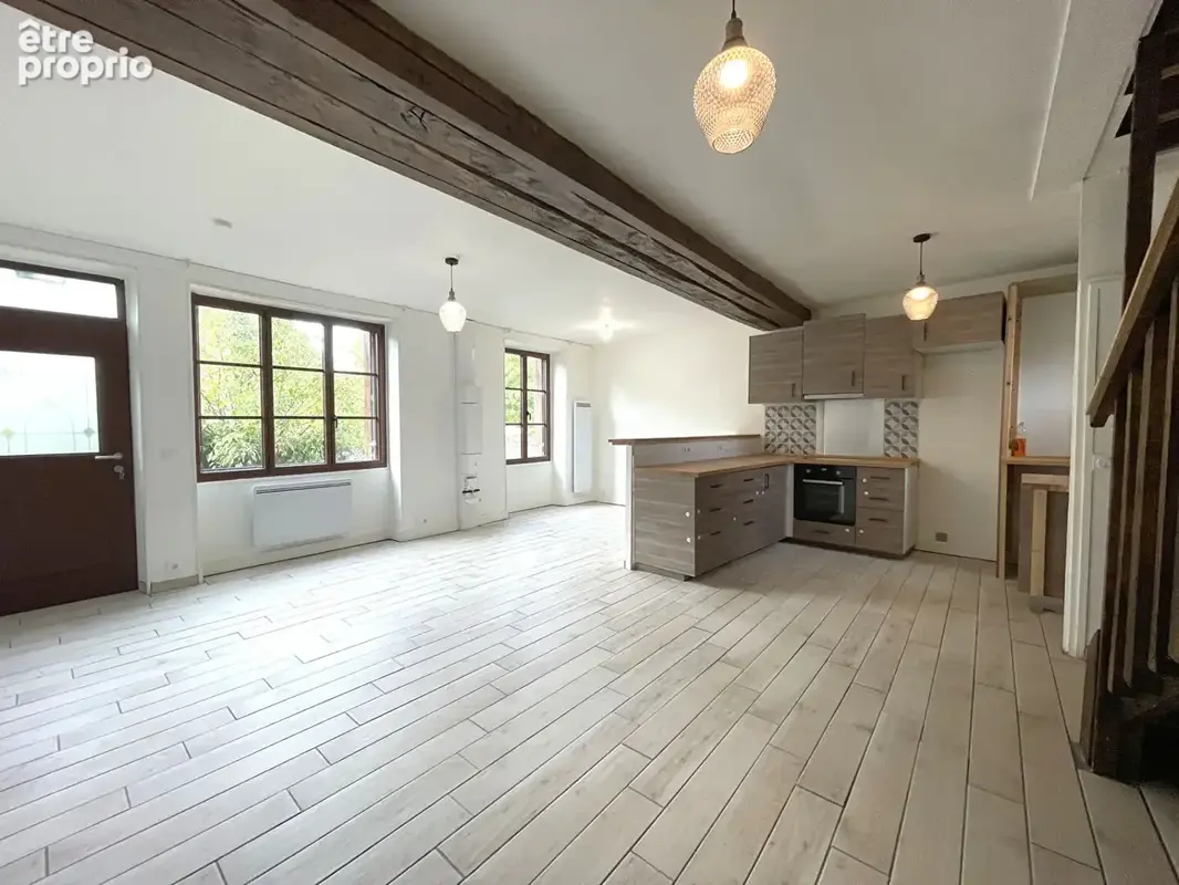 Maison en pierre rénovée de 3 chambres, sur cave, stationnement - photo 9