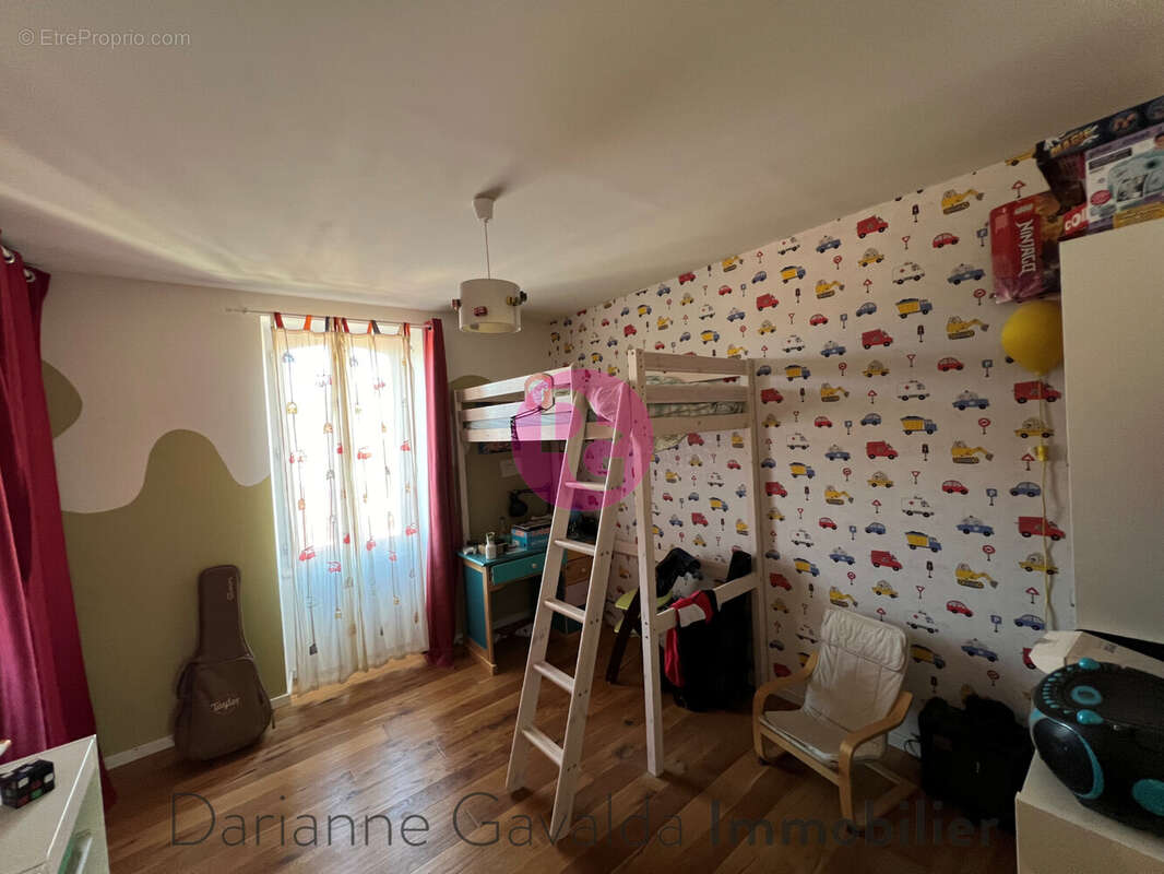 Maison à DECAZEVILLE