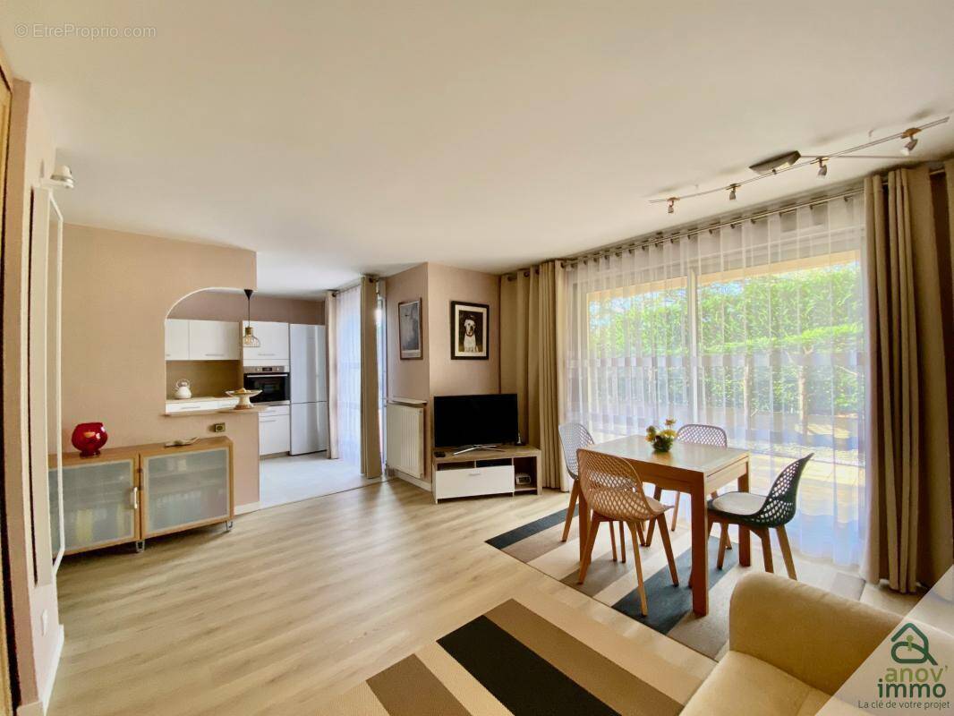 Appartement à CHARBONNIERES-LES-BAINS