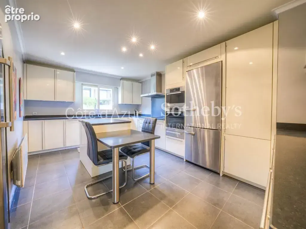 Mougins, grand appartement en dernier étage avec terrasses et vue mer - photo 7