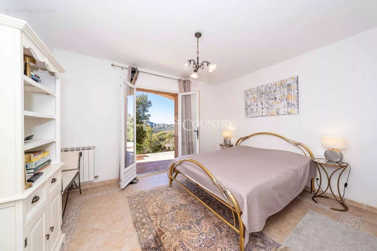 Maison à LES ADRETS-DE-L'ESTEREL