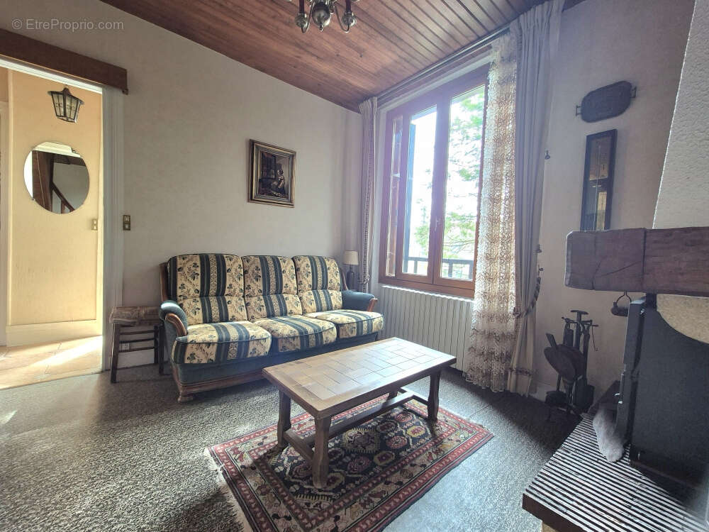 Maison à ORGERUS