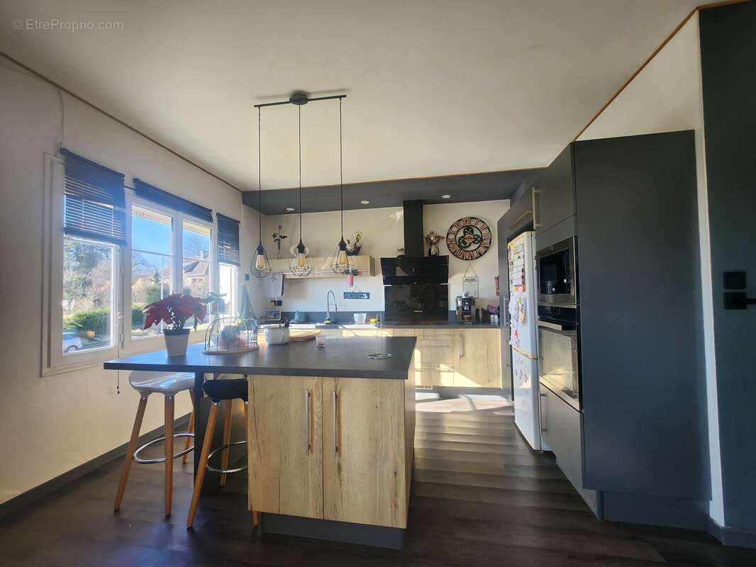 Maison à MAGNAC-BOURG