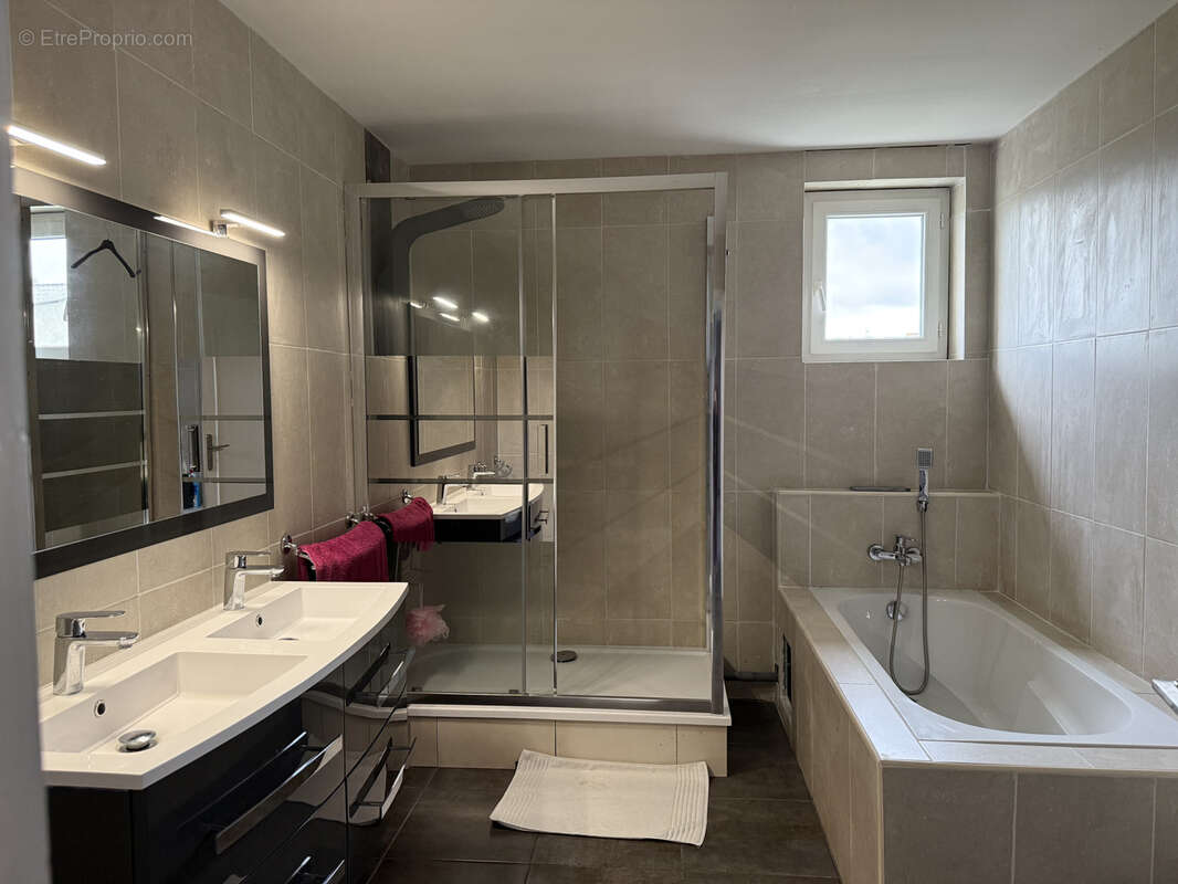 Maison à PONT-DU-CHATEAU