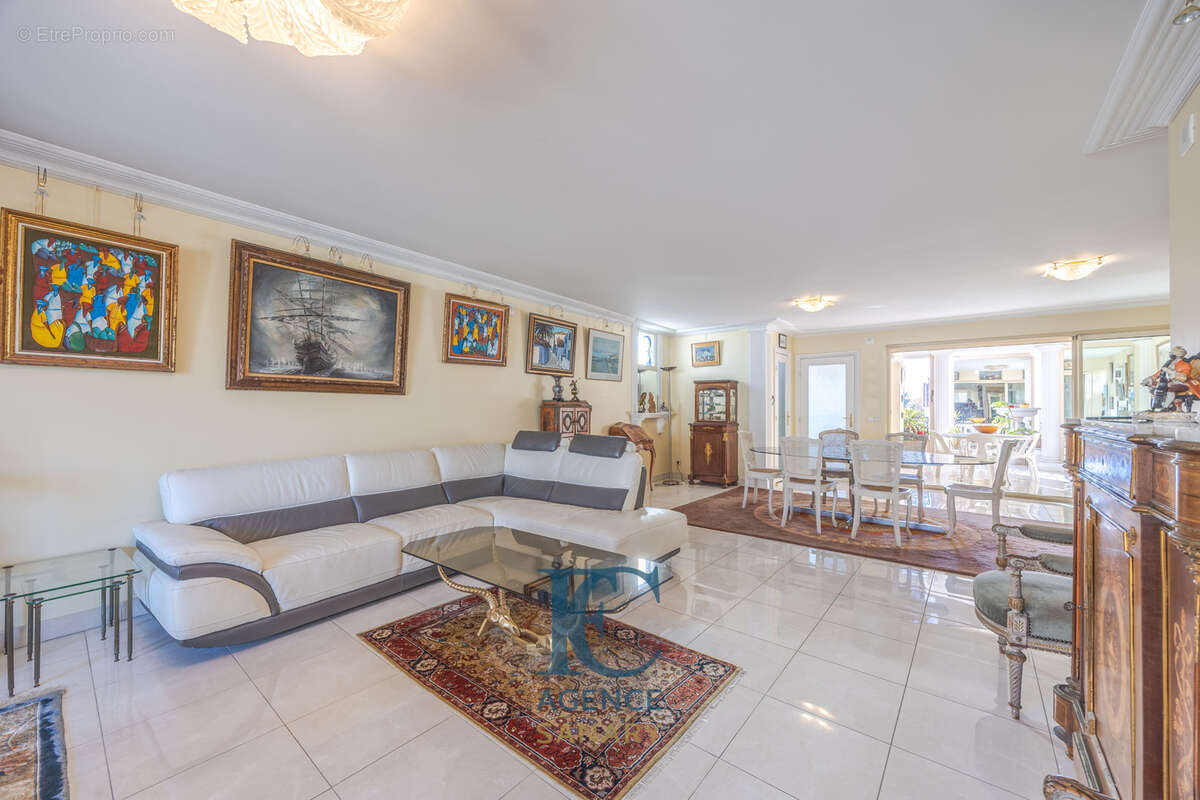 Appartement à SANARY-SUR-MER