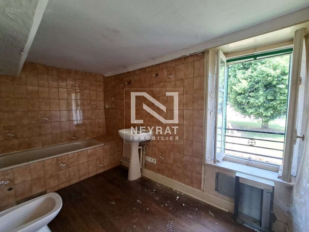 Maison à CUSSY-EN-MORVAN