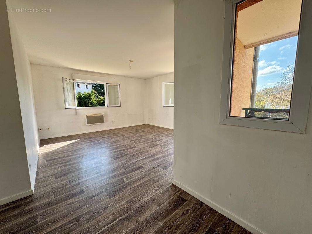 Appartement à VILLEFONTAINE