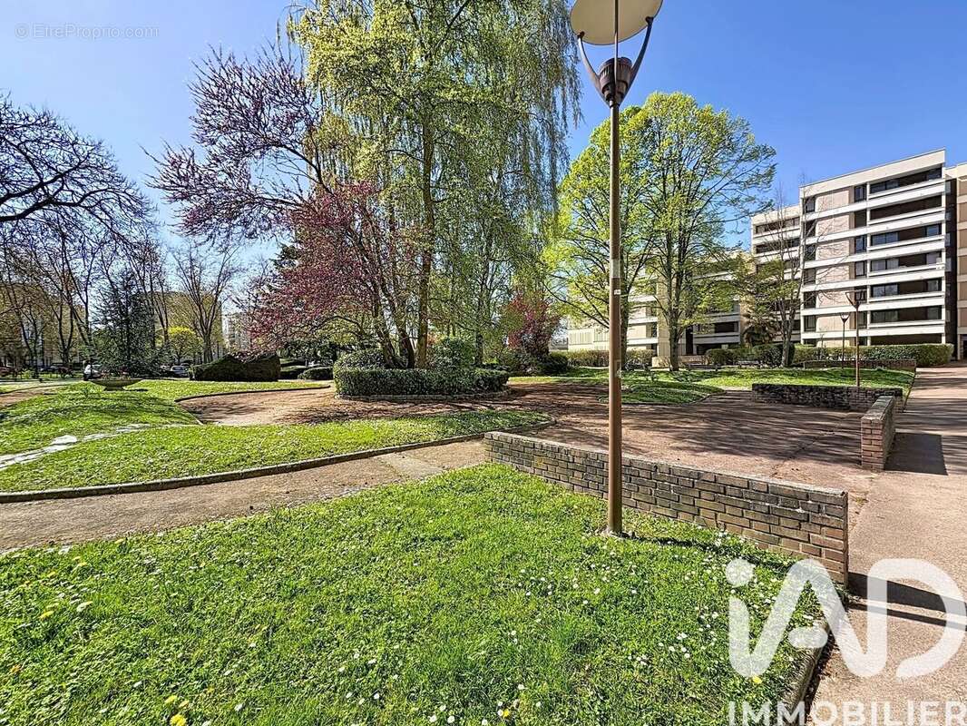 Photo 9 - Appartement à ELANCOURT